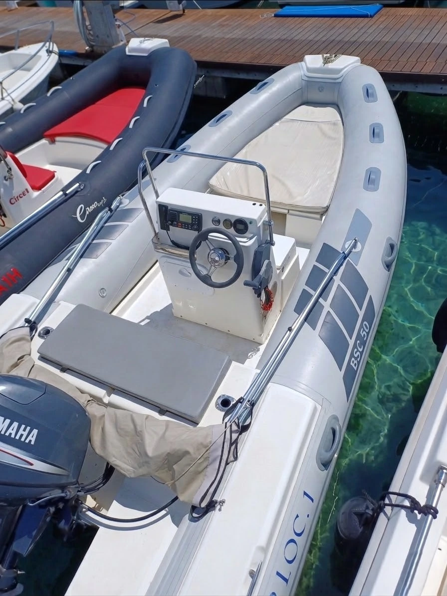Console di guida semplice gommone noleggio Alghero
