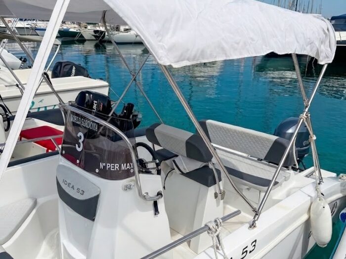 Idea 53 boat for rent in Alghero equipped with a large sun awning