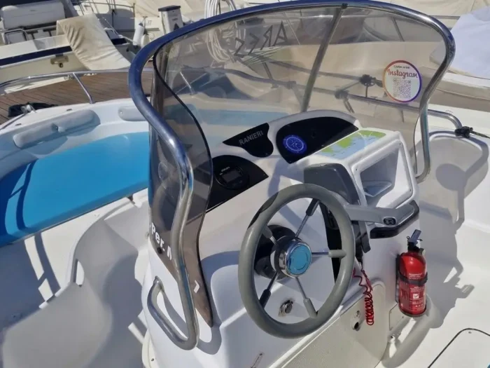 Simple helm station for boat rental Alghero without a license