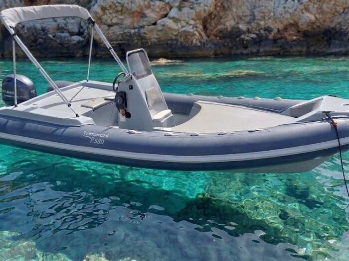 RIB for hire in Alghero without a license at Capo Caccia