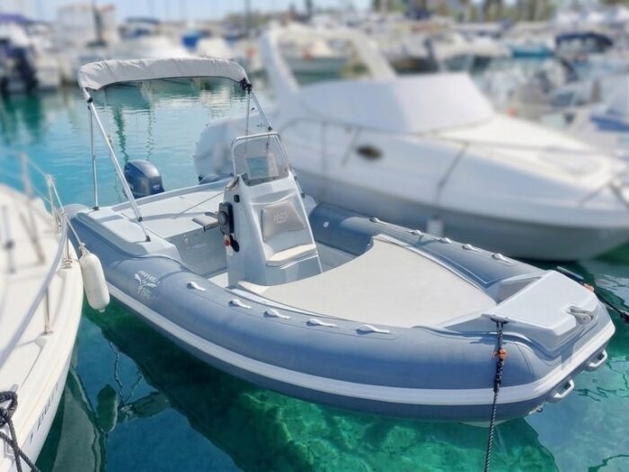 RIB rental Alghero: the new Trimarchi 580 by Ares for the %currentyear% season